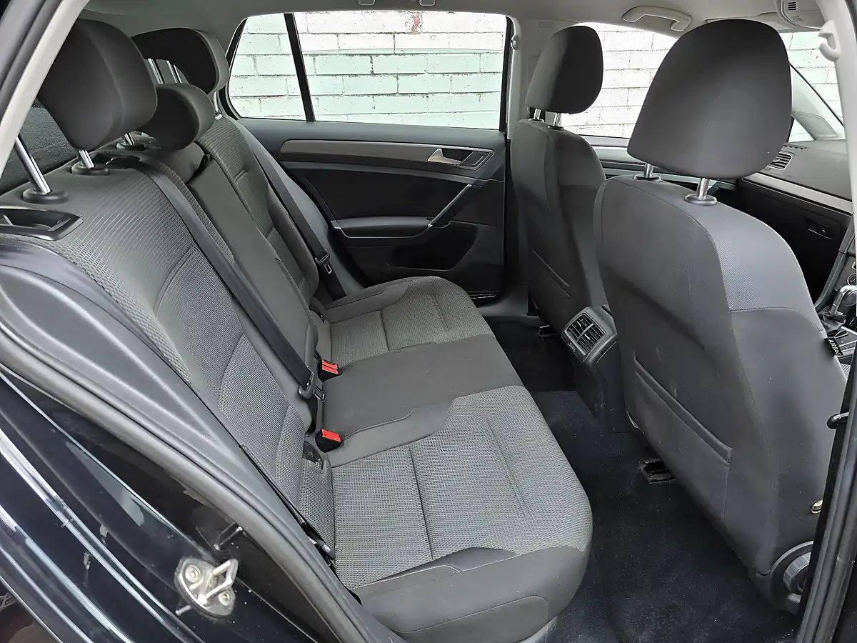 Used 2013 Volkswagen Golf Bluemotion Tech Se Black - Interior and Exterior details 15