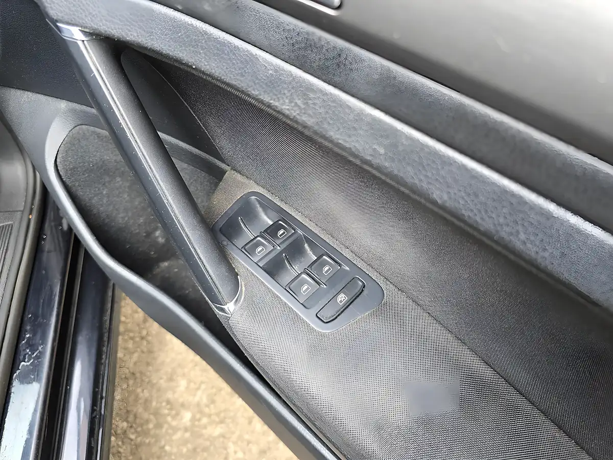 Used 2013 Volkswagen Golf Bluemotion Tech Se Black - Interior and Exterior details 19