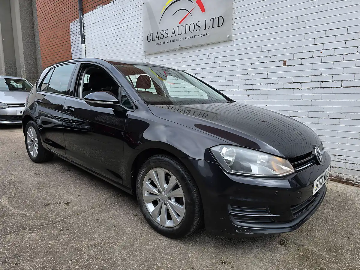 Used 2013 Volkswagen Golf Bluemotion Tech Se Black - Interior and Exterior details 2