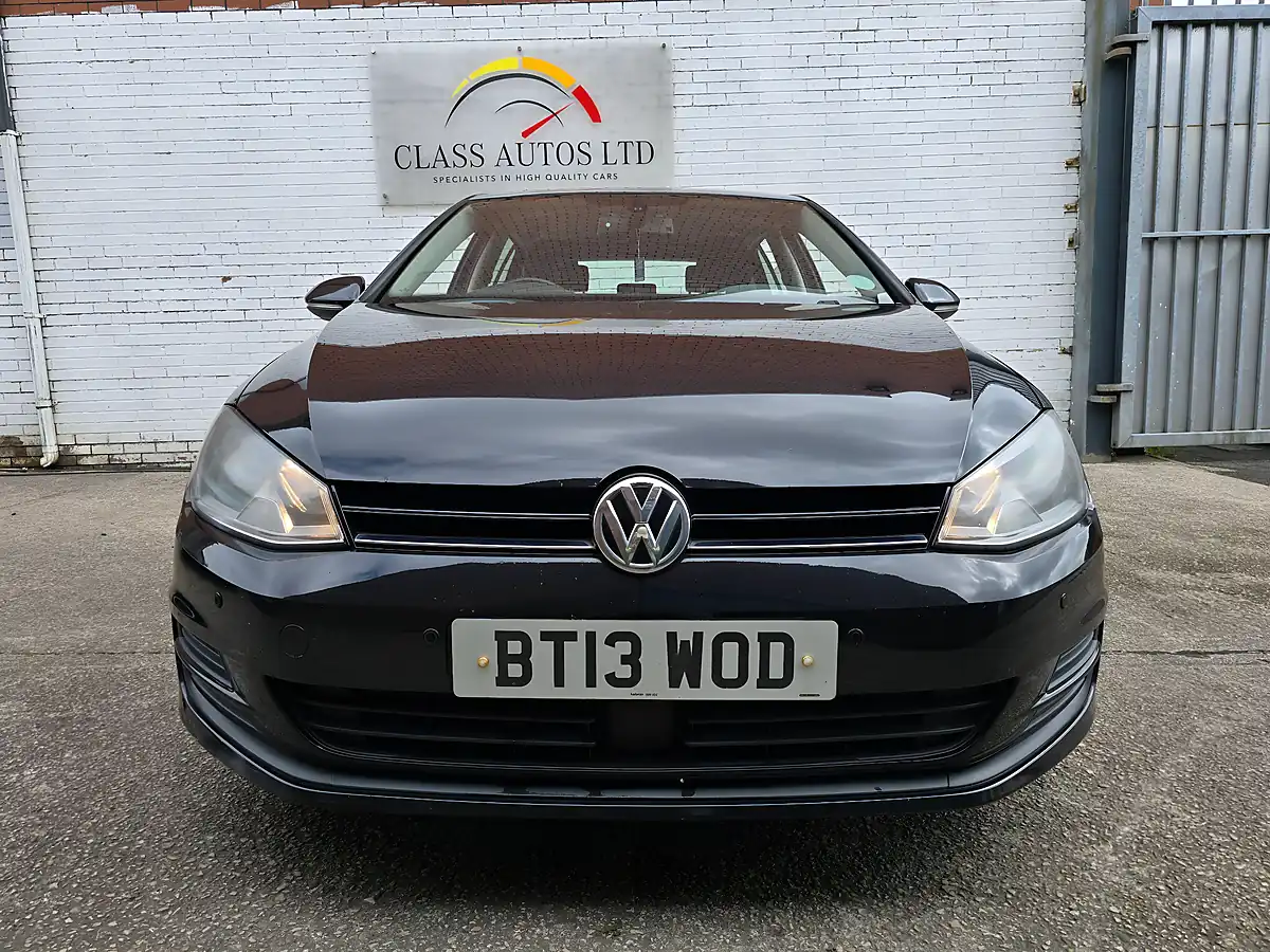 Used 2013 Volkswagen Golf Bluemotion Tech Se Black - Interior and Exterior details 3