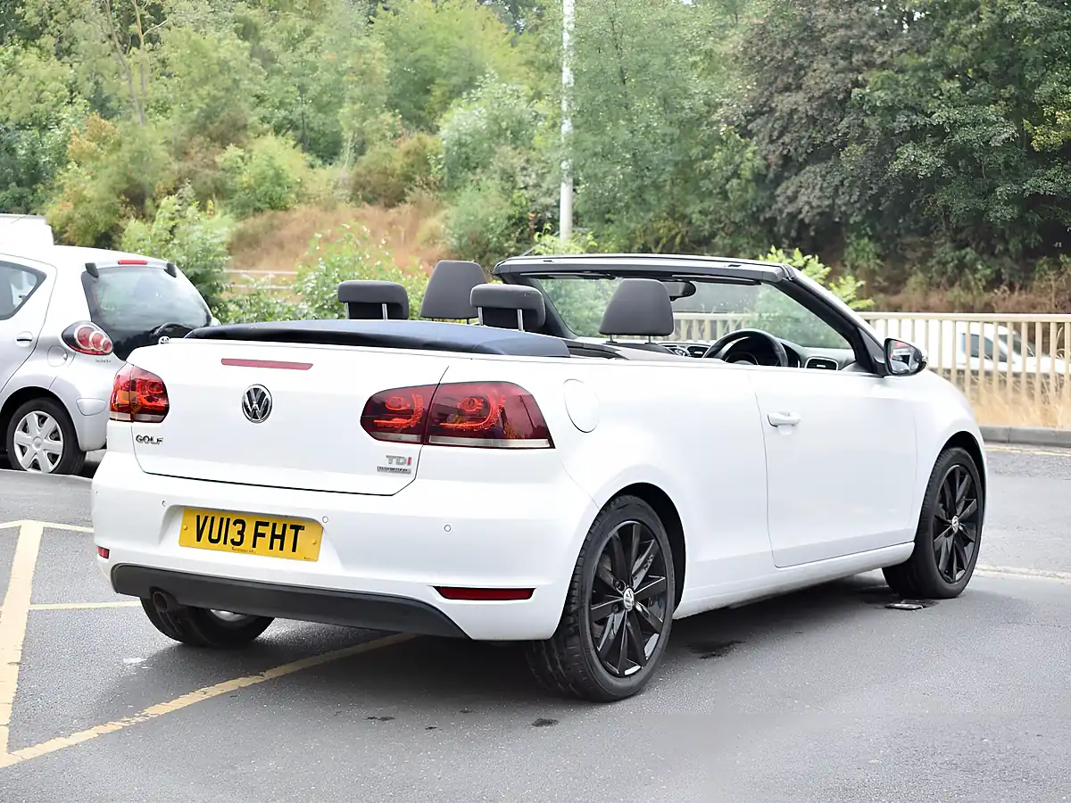 Used 2013 Volkswagen Golf Bluemotion Tech Se Cabriolet White - Interior and Exterior details 7