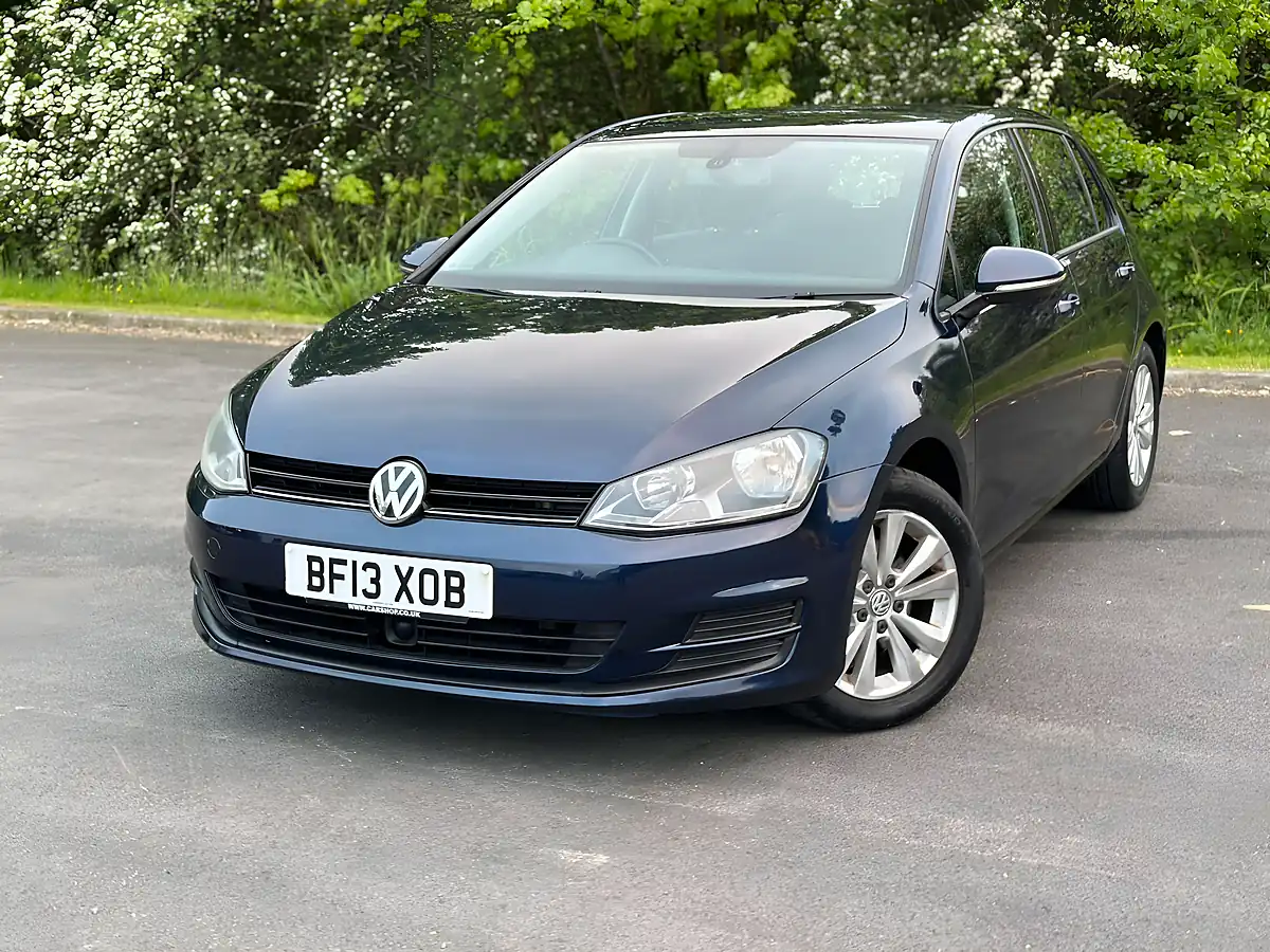 Used 2013 Volkswagen Golf Bluemotion Tech Se Dark Blue - Interior and Exterior details 12