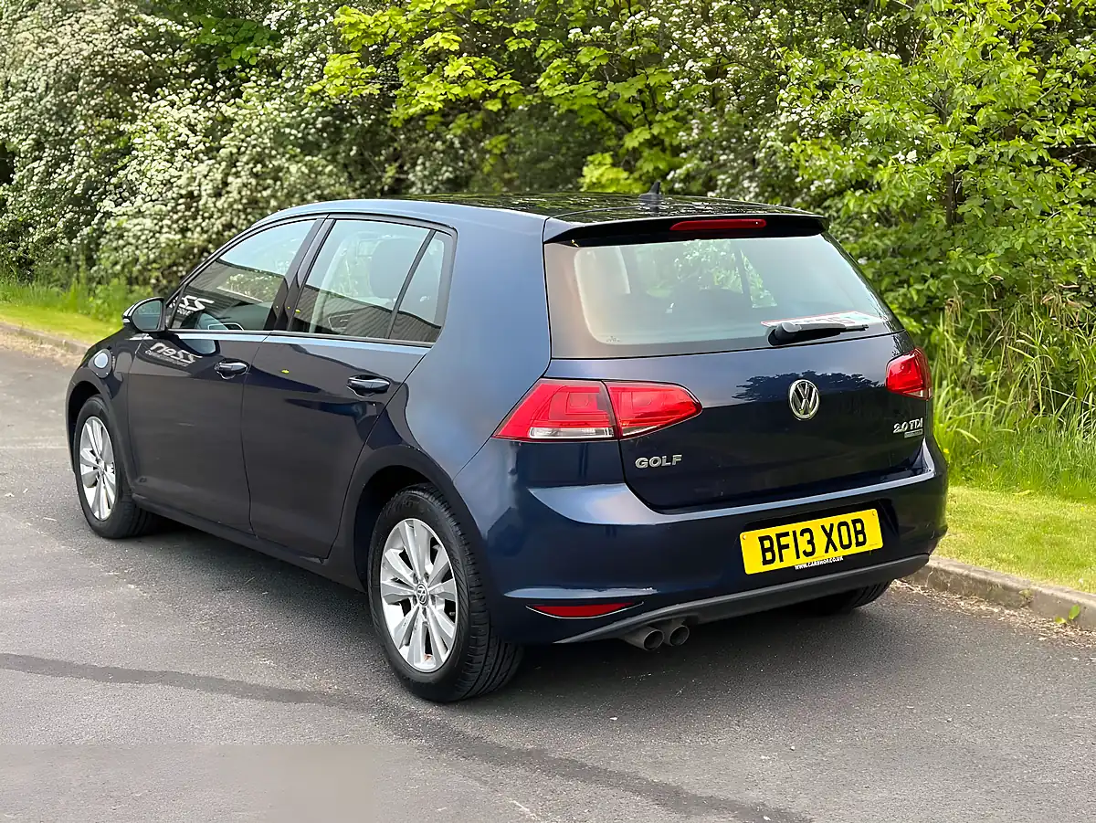 Used 2013 Volkswagen Golf Bluemotion Tech Se Dark Blue - Interior and Exterior details 5