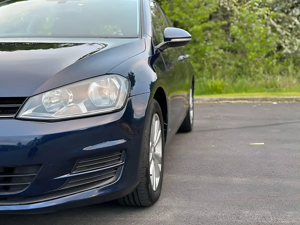 Used 2013 Volkswagen Golf Bluemotion Tech Se Dark Blue - Interior and Exterior details 7