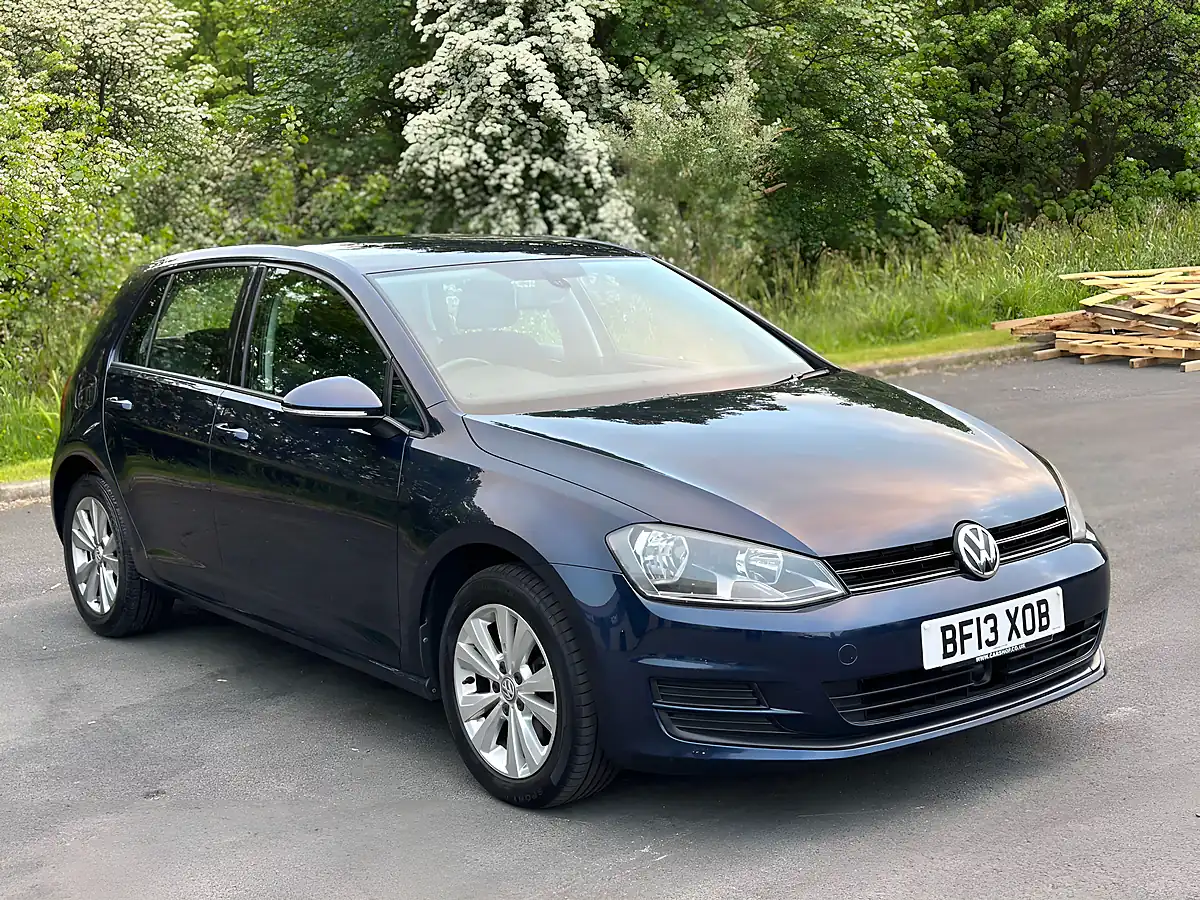 Used 2013 Volkswagen Golf Bluemotion Tech Se Dark Blue - Interior and Exterior details 8