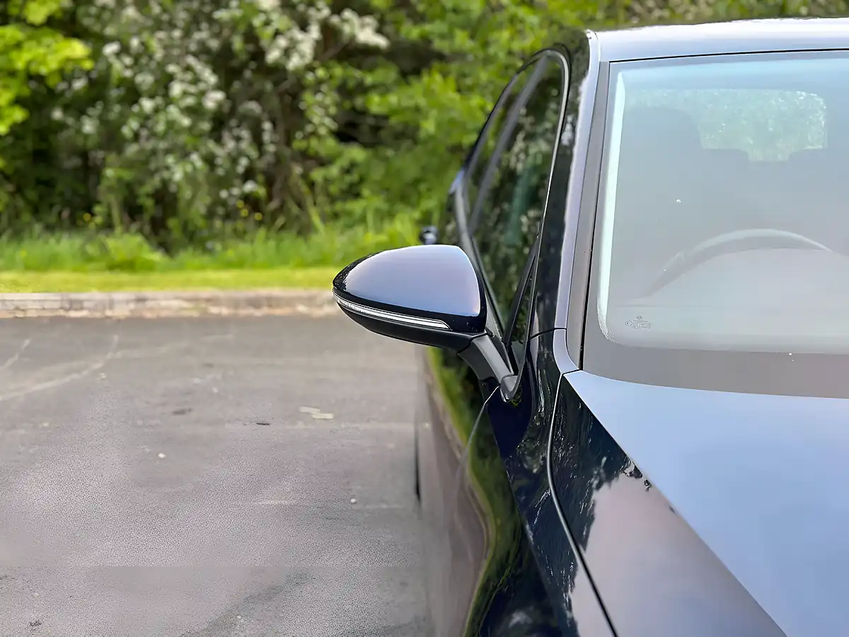 Used 2013 Volkswagen Golf Bluemotion Tech Se Dark Blue - Interior and Exterior details 9
