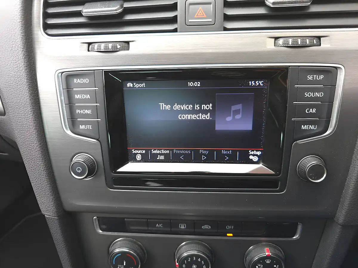 Used 2013 Volkswagen Golf Bluemotion Tech Se Dsg Silver - Interior and Exterior details 11