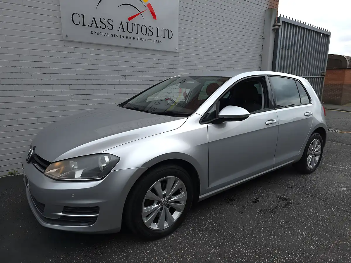 Used 2013 Volkswagen Golf Bluemotion Tech Se Dsg Silver - Interior and Exterior details 4