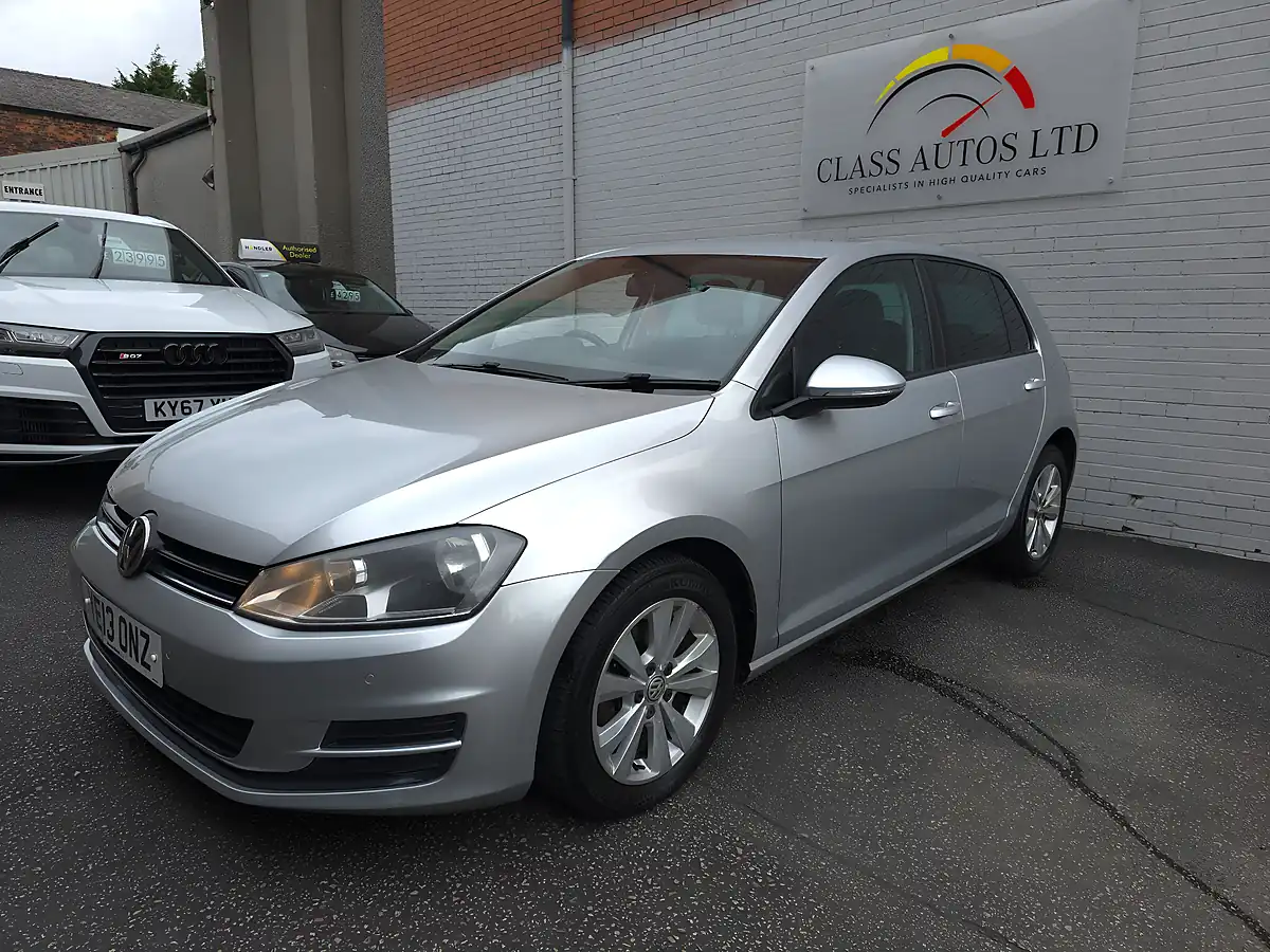 Used 2013 Volkswagen Golf Bluemotion Tech Se Dsg Silver - Interior and Exterior details 7