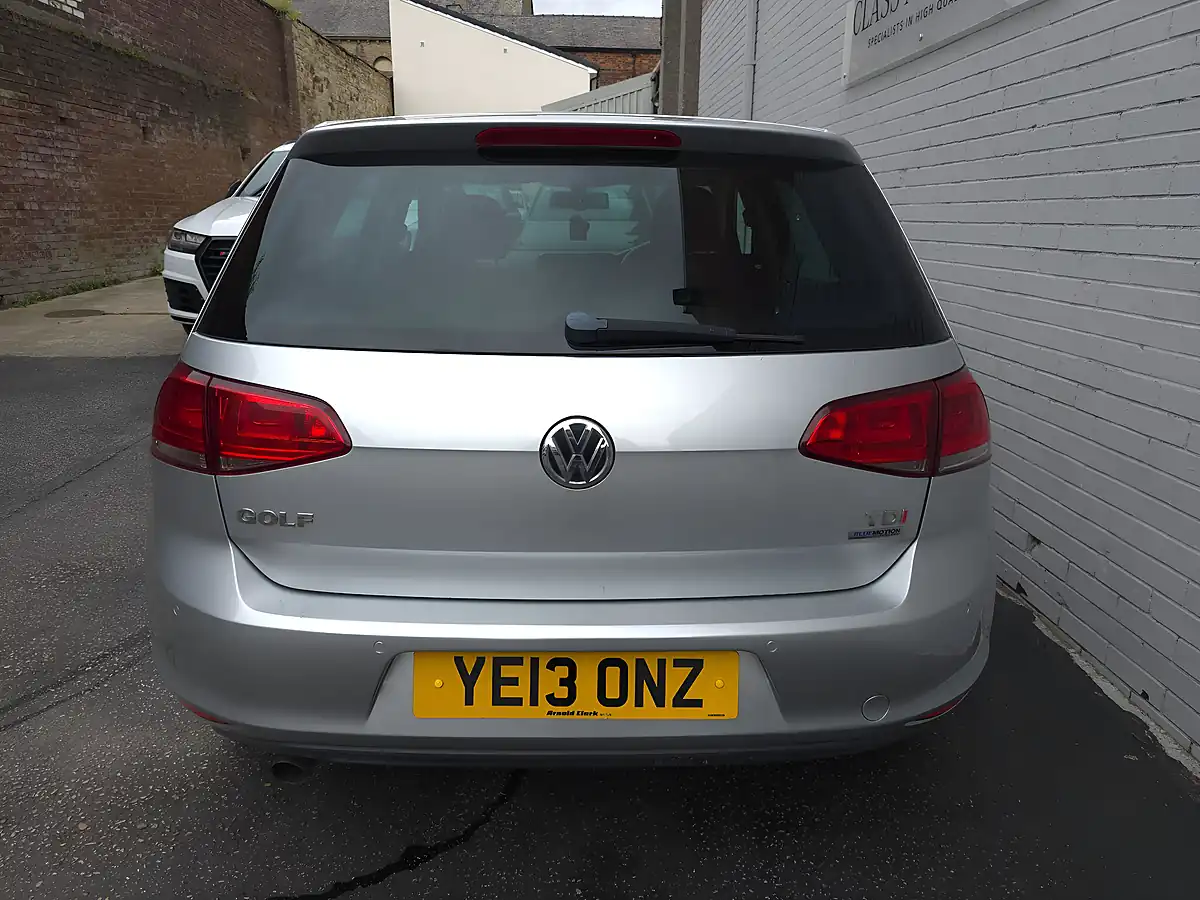 Used 2013 Volkswagen Golf Bluemotion Tech Se Dsg Silver - Interior and Exterior details 9
