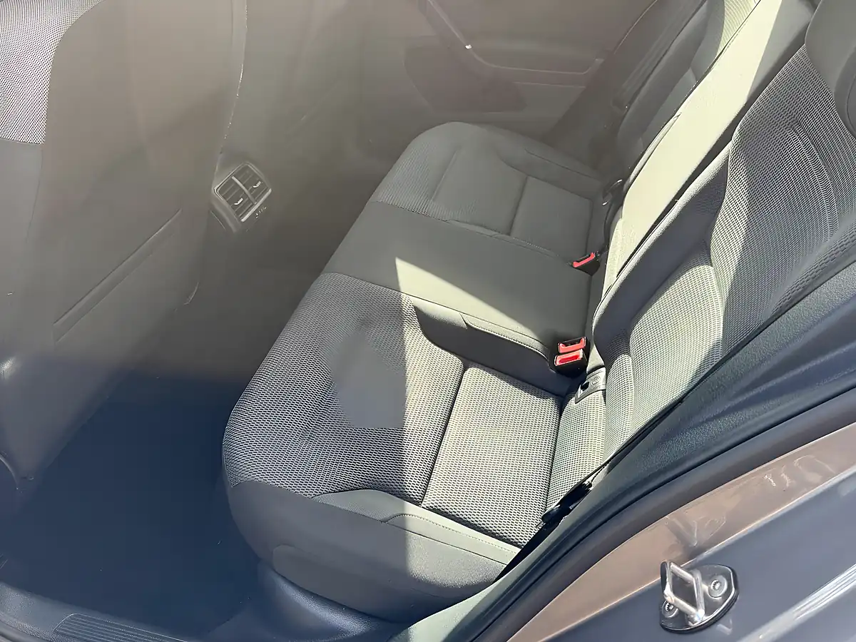 Used 2013 Volkswagen Golf Bluemotion Tech Se Grey - Interior and Exterior details 13
