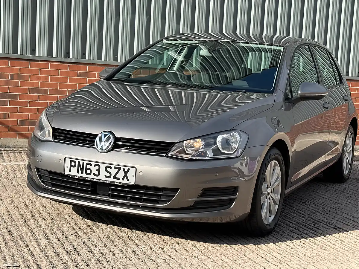 Used 2013 Volkswagen Golf Bluemotion Tech Se Grey - Interior and Exterior details 5