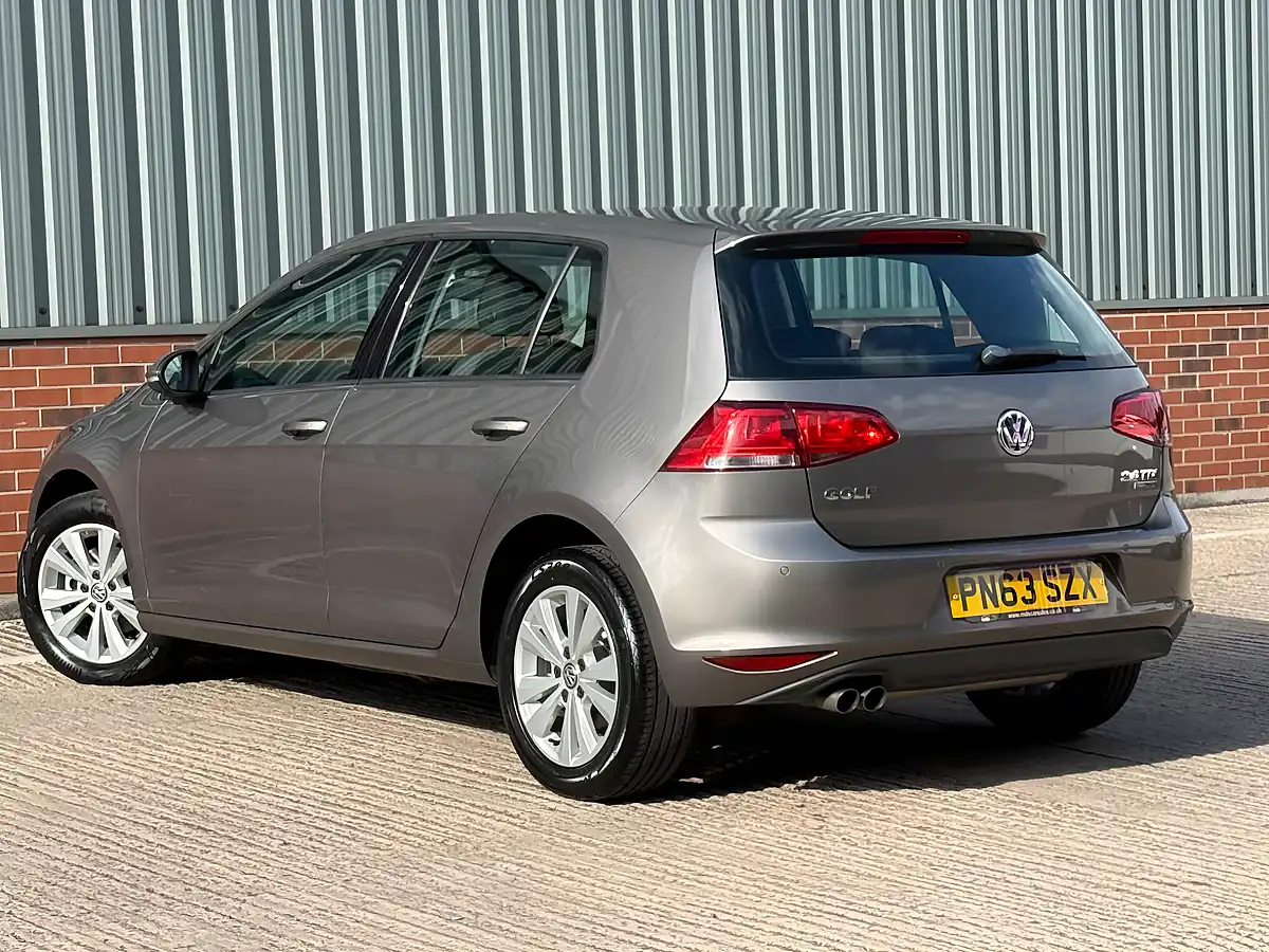 Used 2013 Volkswagen Golf Bluemotion Tech Se Grey - Interior and Exterior details 6