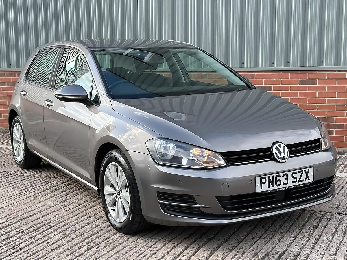 Used 2013 Volkswagen Golf Bluemotion Tech Se Grey - Interior and Exterior details 7