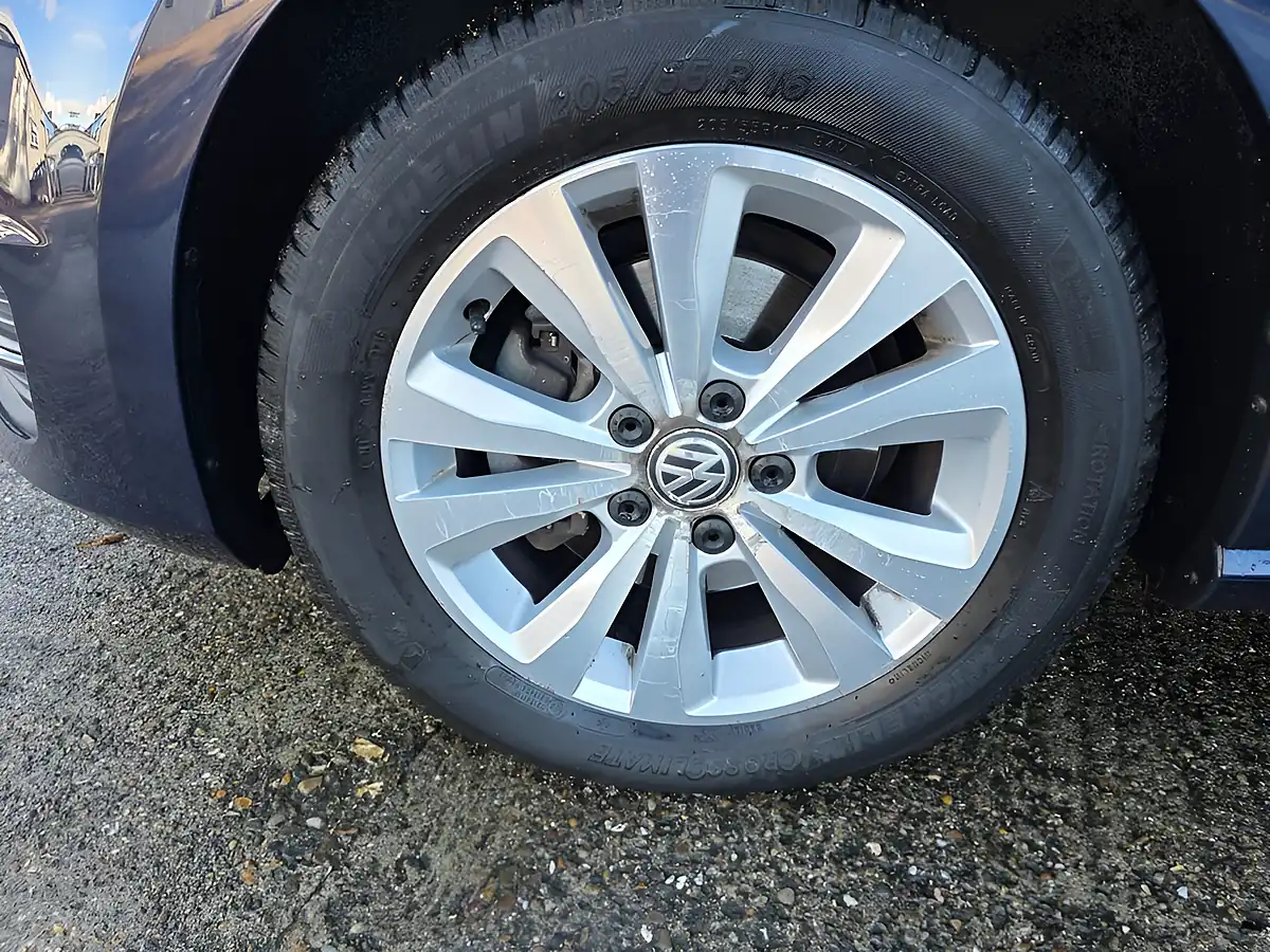 Used 2013 Volkswagen Golf Bluemotion Tech Se Pacific Blue - Interior and Exterior details 10