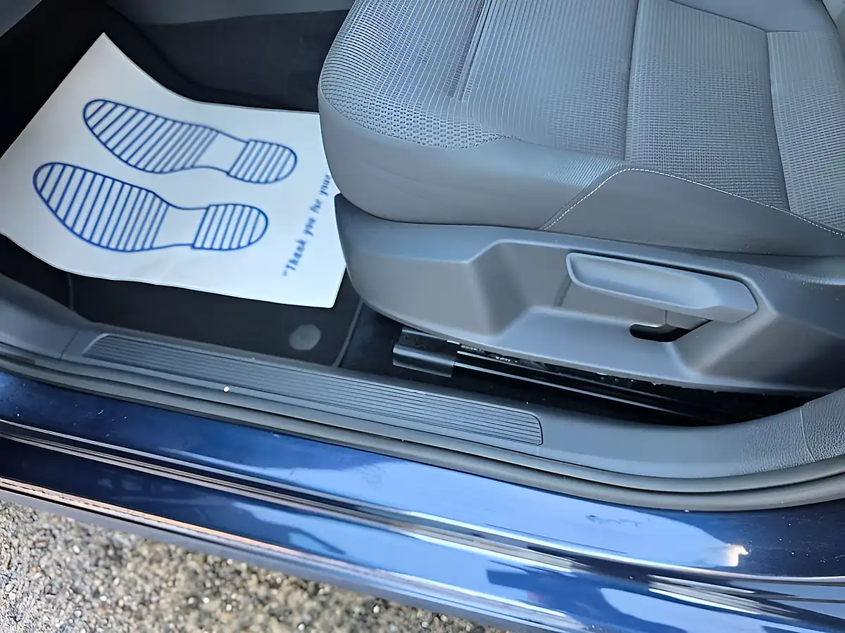 Used 2013 Volkswagen Golf Bluemotion Tech Se Pacific Blue - Interior and Exterior details 11