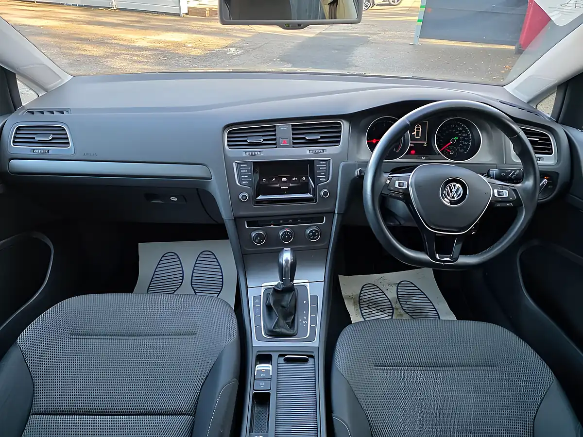 Used 2013 Volkswagen Golf Bluemotion Tech Se Pacific Blue - Interior and Exterior details 12