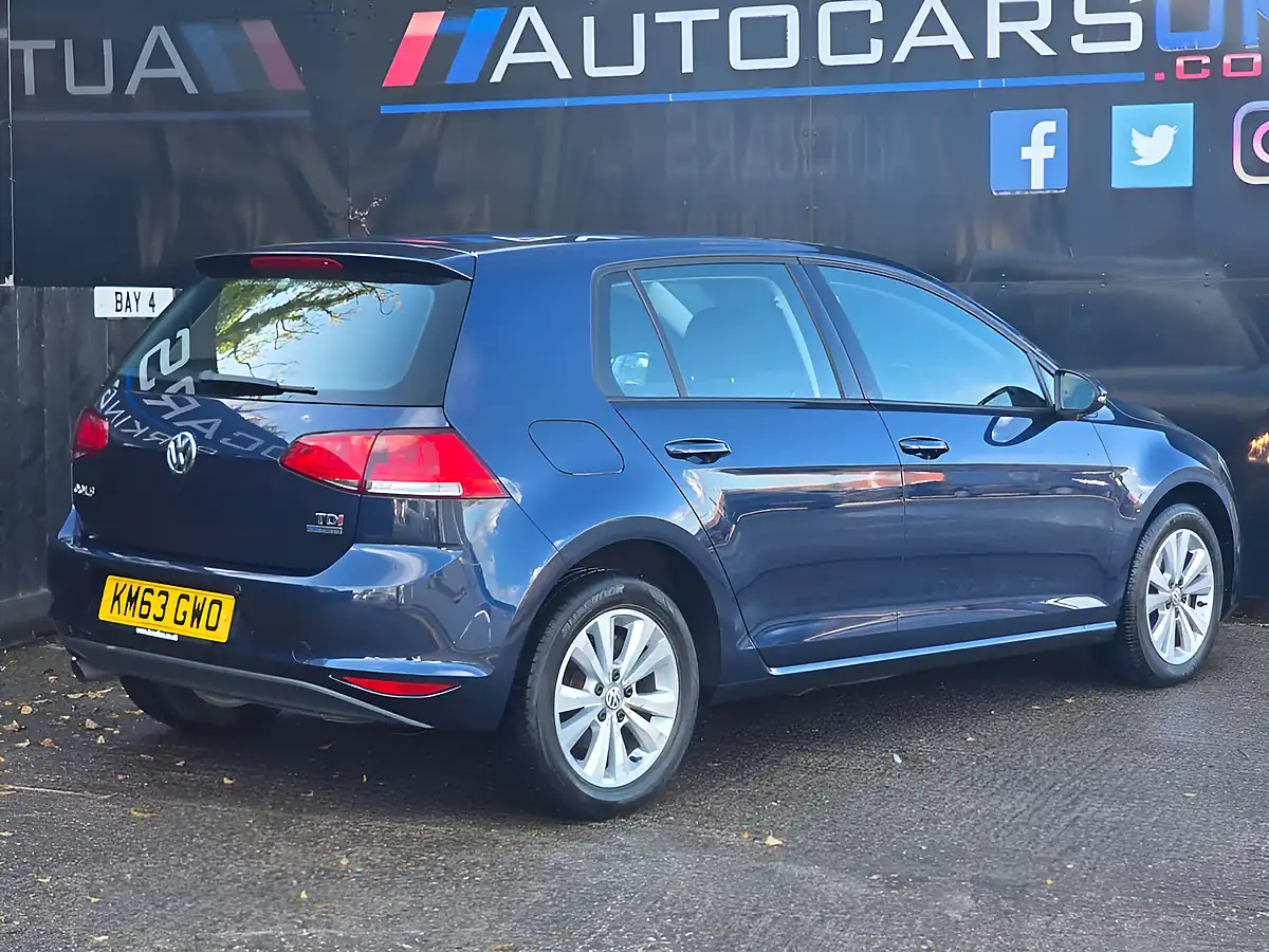 Used 2013 Volkswagen Golf Bluemotion Tech Se Pacific Blue - Interior and Exterior details 4