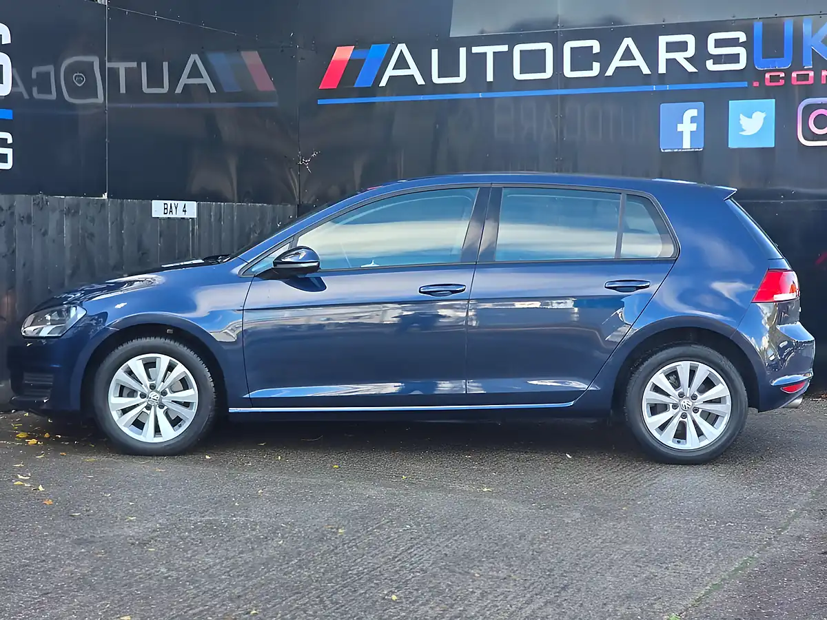 Used 2013 Volkswagen Golf Bluemotion Tech Se Pacific Blue - Interior and Exterior details 8