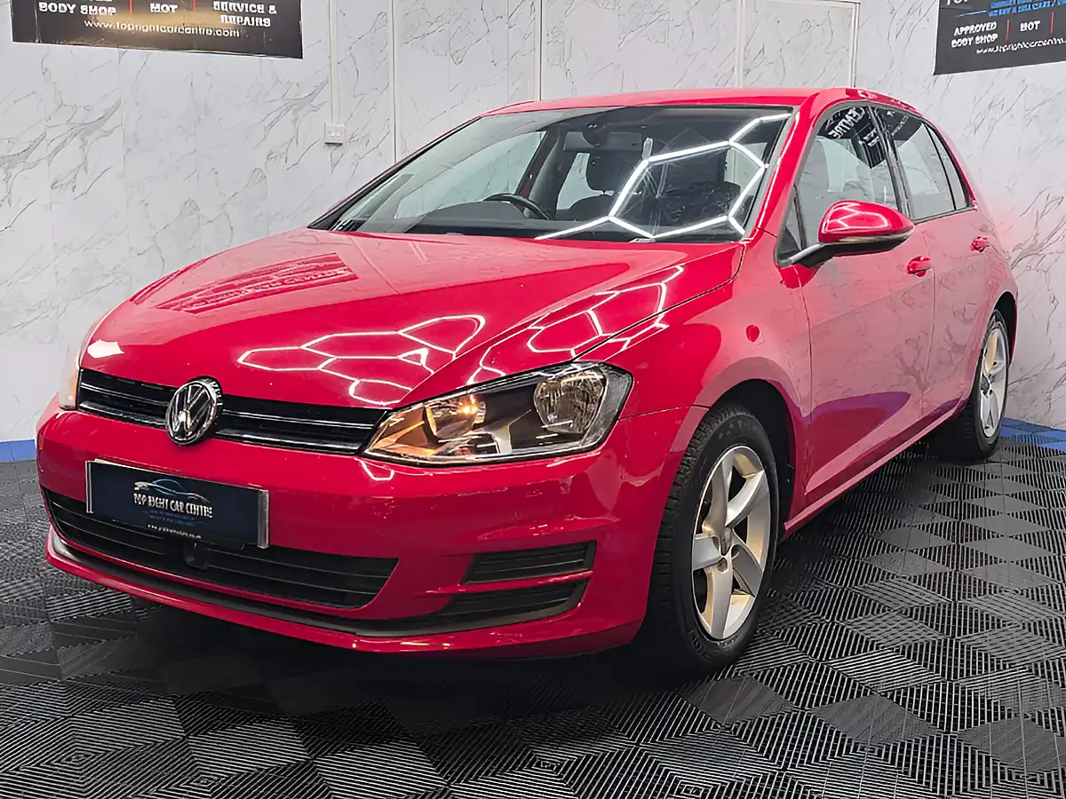 Used 2013 Volkswagen Golf Bluemotion Tech Se Red - Interior and Exterior details 4