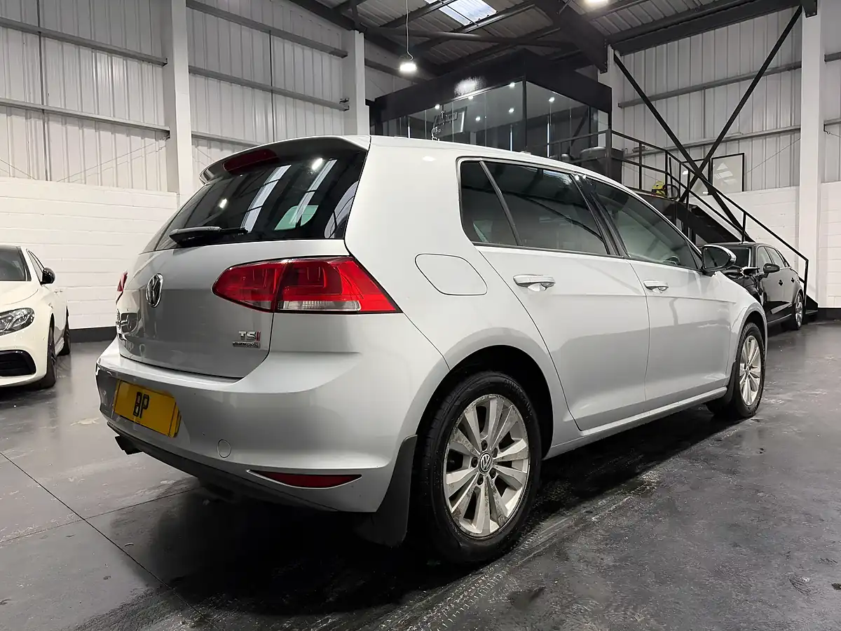 Used 2013 Volkswagen Golf Bluemotion Tech Se Silver - Interior and Exterior details 12