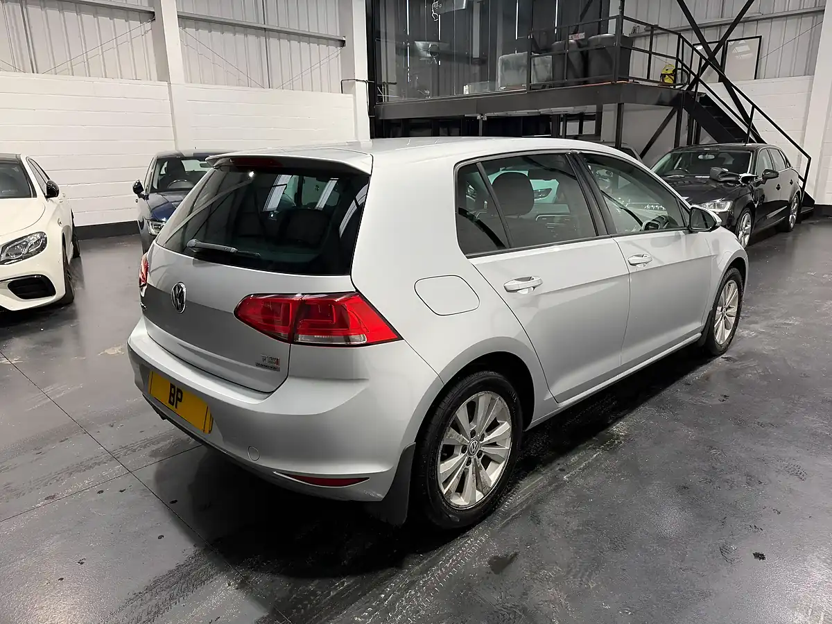 Used 2013 Volkswagen Golf Bluemotion Tech Se Silver - Interior and Exterior details 13