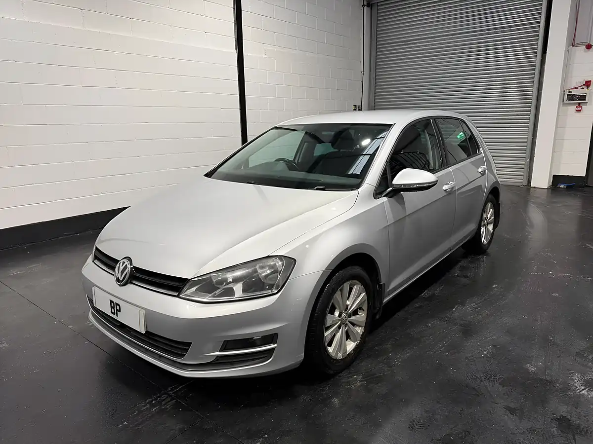 Used 2013 Volkswagen Golf Bluemotion Tech Se Silver - Interior and Exterior details 3