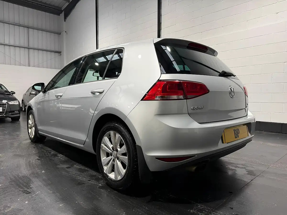 Used 2013 Volkswagen Golf Bluemotion Tech Se Silver - Interior and Exterior details 4