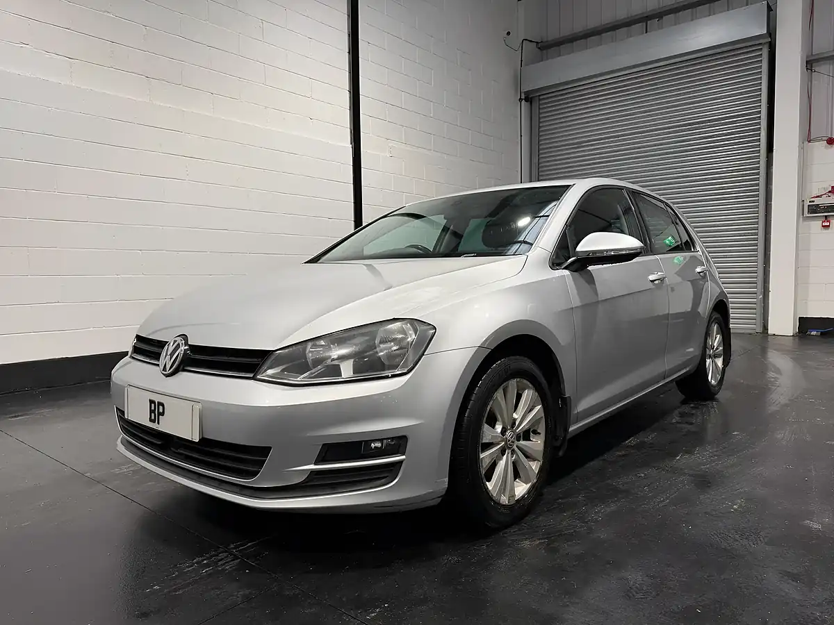 Used 2013 Volkswagen Golf Bluemotion Tech Se Silver - Interior and Exterior details 7