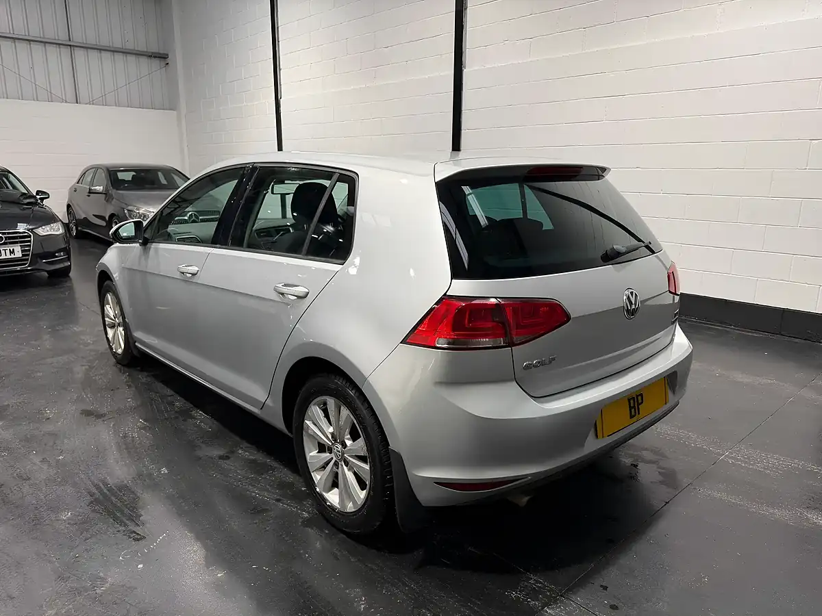 Used 2013 Volkswagen Golf Bluemotion Tech Se Silver - Interior and Exterior details 8