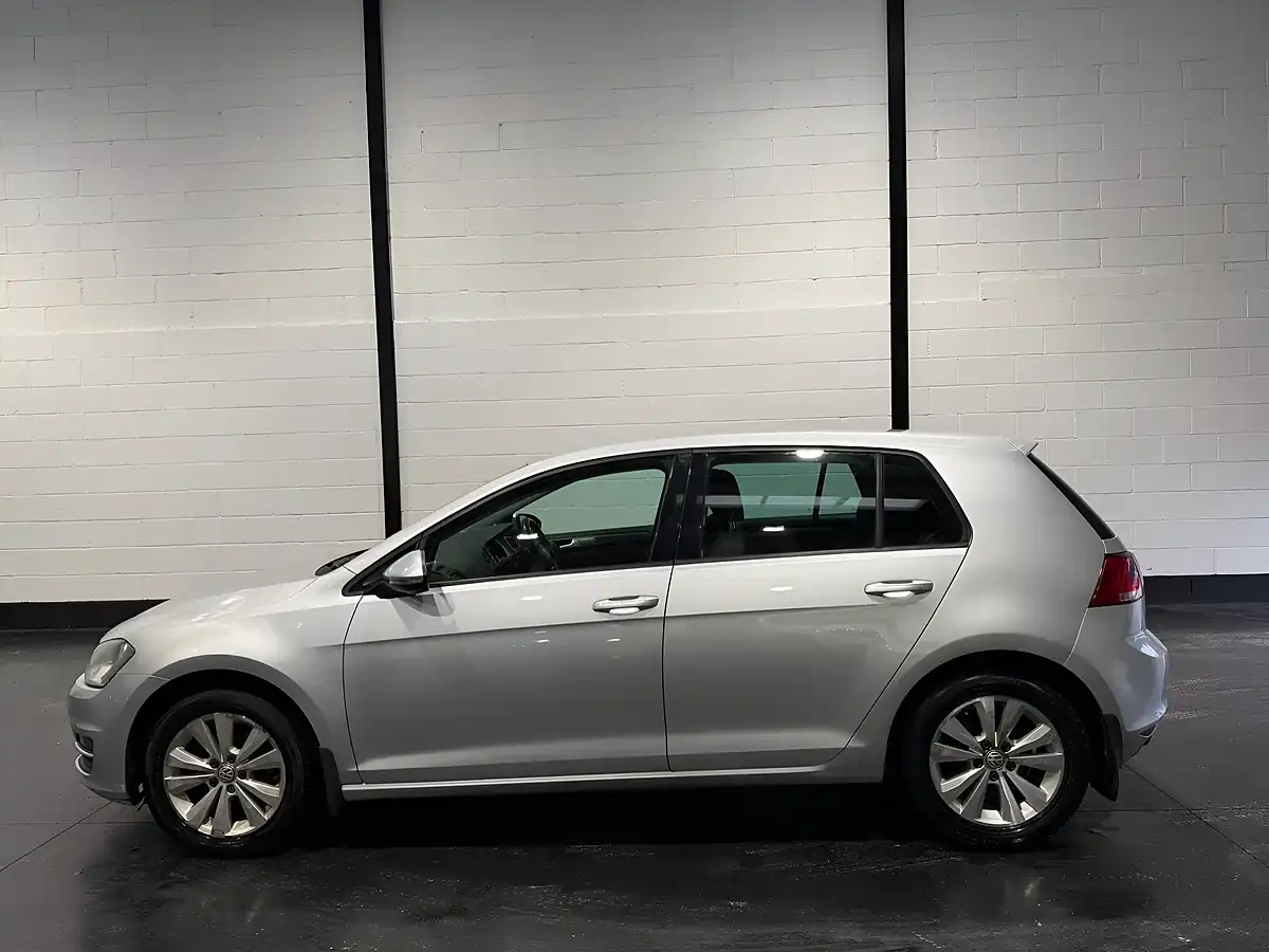 Used 2013 Volkswagen Golf Bluemotion Tech Se Silver - Interior and Exterior details 9
