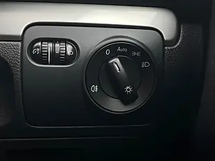 Used 2013 Volkswagen Golf Bluemotion White - Interior and Exterior details 19