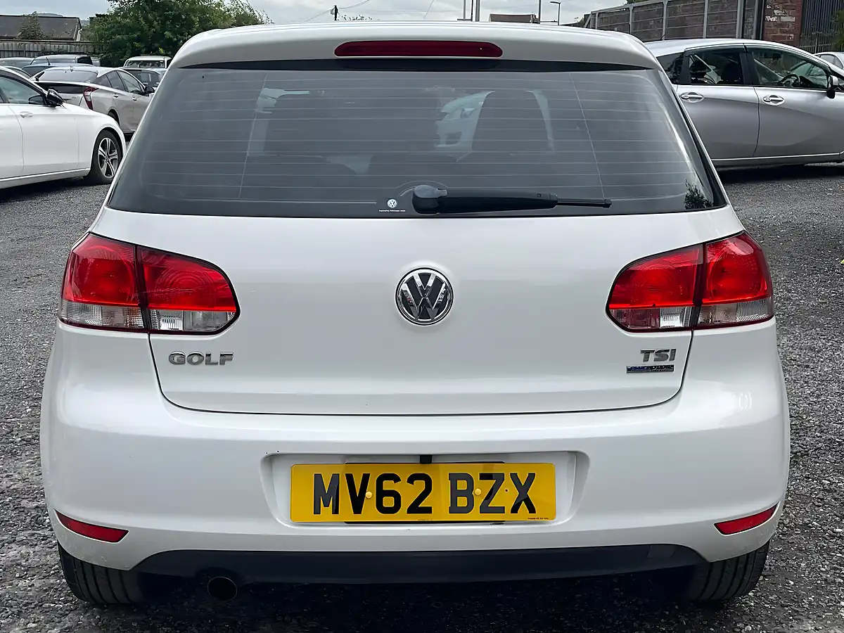 Used 2013 Volkswagen Golf Bluemotion White - Interior and Exterior details 6