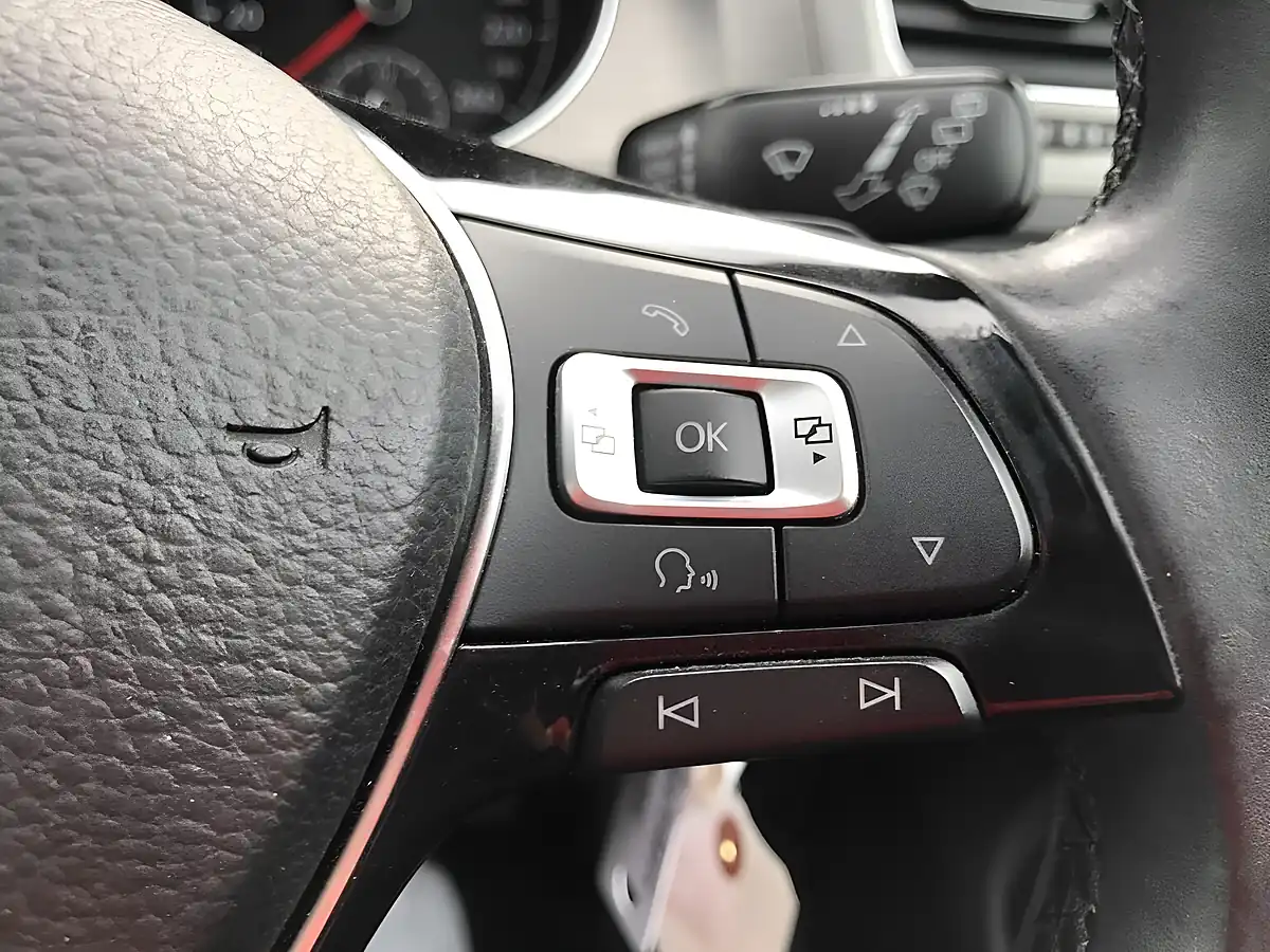 Used 2013 Volkswagen Golf Comfortline Blue - Interior and Exterior details 13