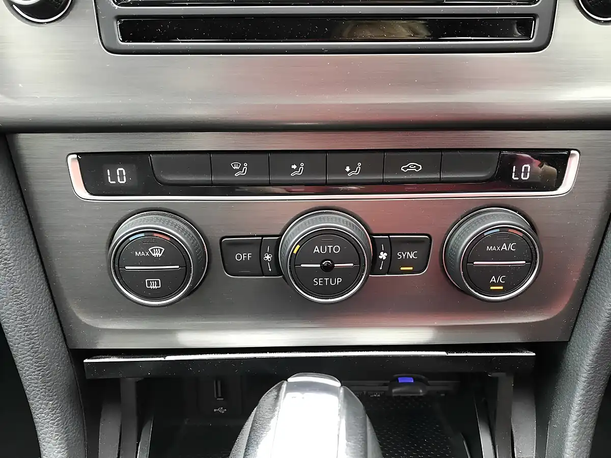 Used 2013 Volkswagen Golf Comfortline Blue - Interior and Exterior details 16