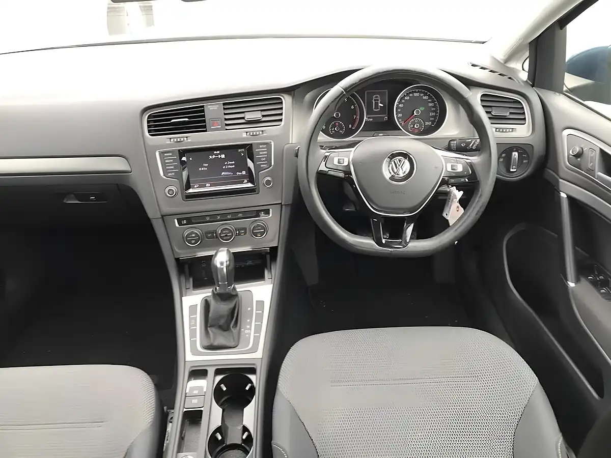 Used 2013 Volkswagen Golf Comfortline Blue - Interior and Exterior details 2