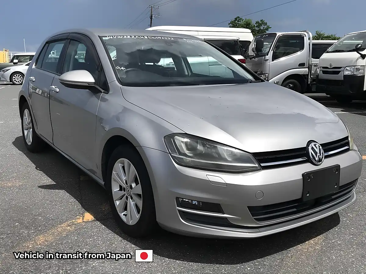 Used 2013 Volkswagen Golf Comfortline Blue Motion Silver - Front View