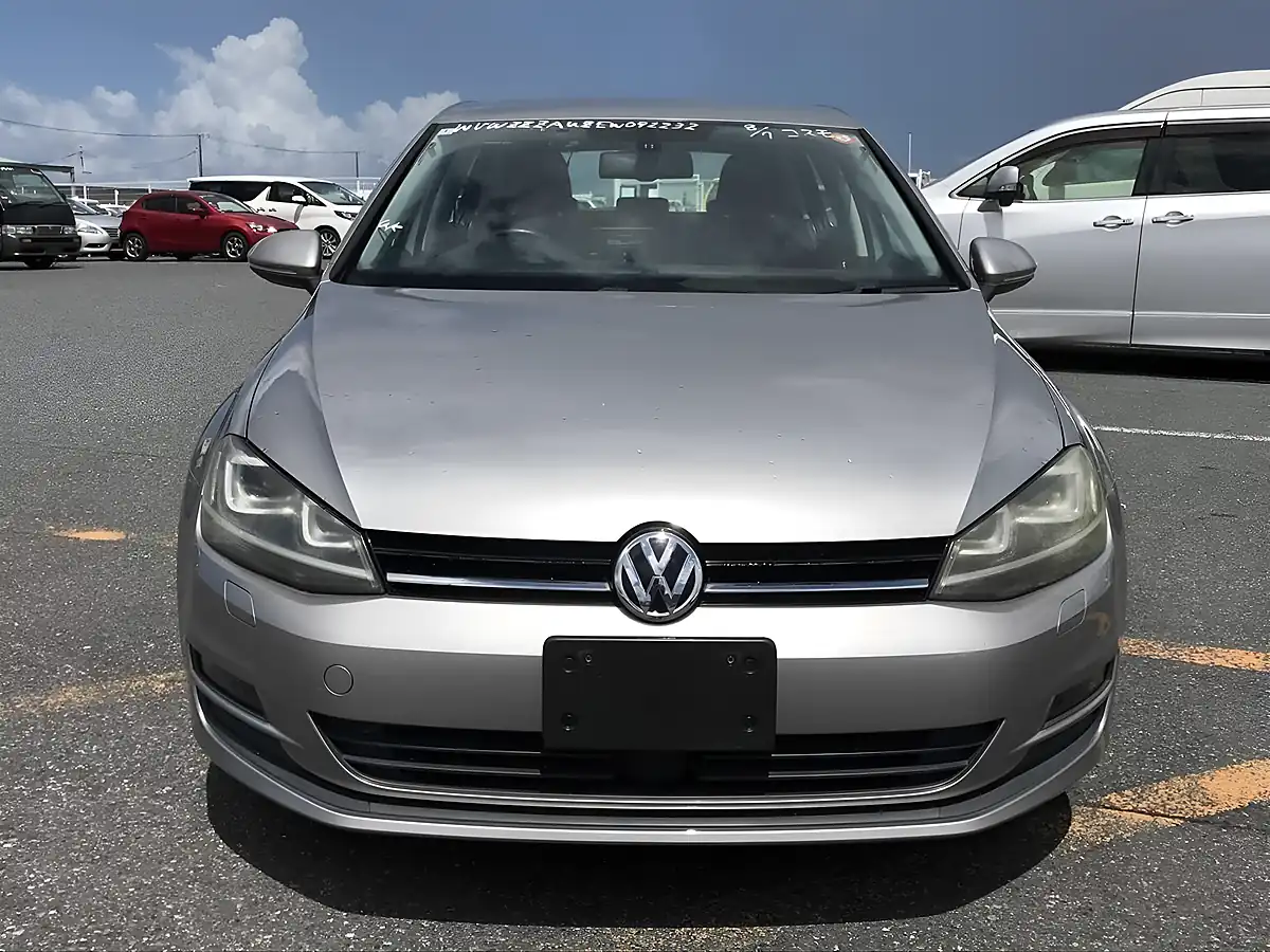 Used 2013 Volkswagen Golf Comfortline Blue Motion Silver - Interior and Exterior details 10