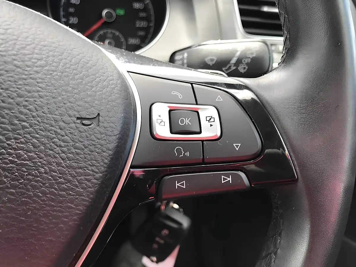 Used 2013 Volkswagen Golf Comfortline Blue Motion Silver - Interior and Exterior details 14