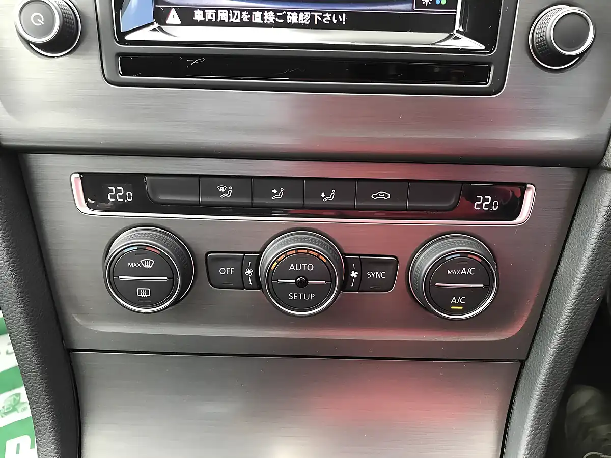 Used 2013 Volkswagen Golf Comfortline Blue Motion Silver - Interior and Exterior details 17