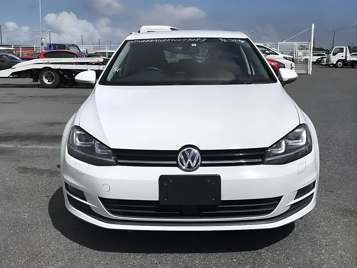 Used 2013 Volkswagen Golf Comfortline Blue Motion White - Interior and Exterior details 10