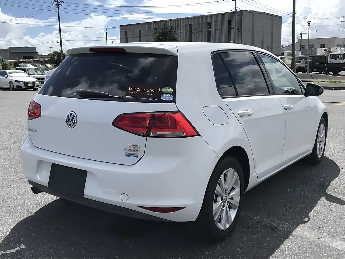 Used 2013 Volkswagen Golf Comfortline Blue Motion White - Interior and Exterior details 9