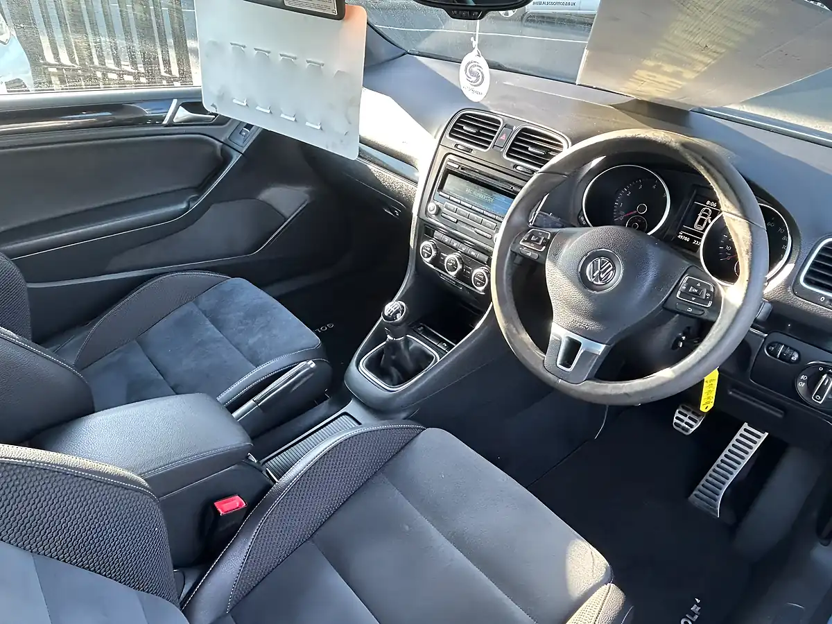 Used 2013 Volkswagen Golf GT Blue - Interior and Exterior details 11