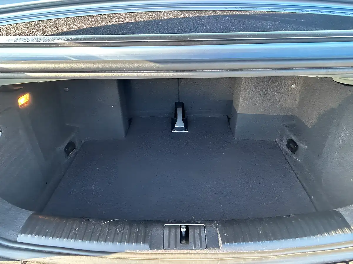 Used 2013 Volkswagen Golf GT Blue - Interior and Exterior details 15