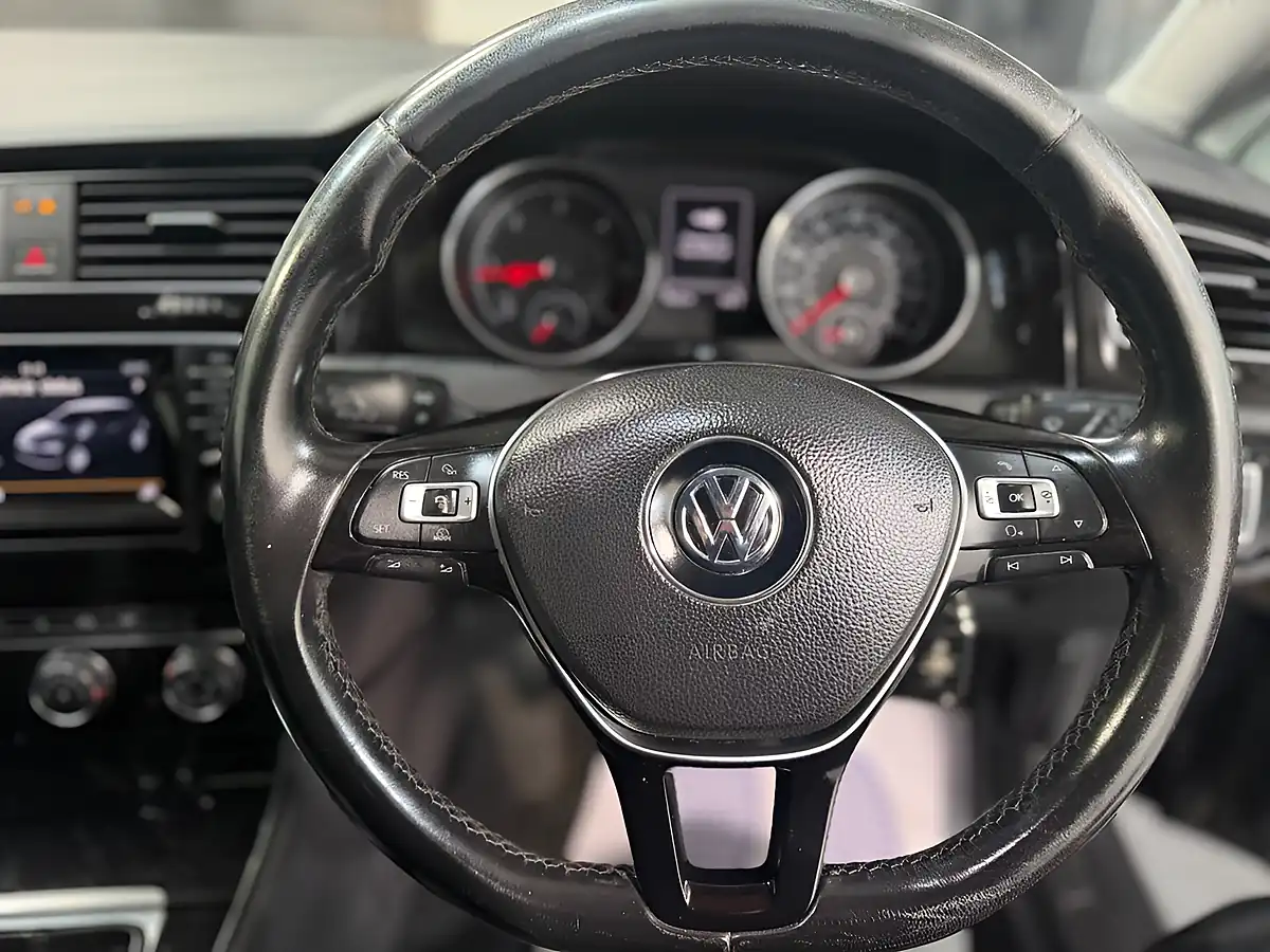 Used 2013 Volkswagen Golf GT Bluemotion Tech Grey - Interior and Exterior details 10