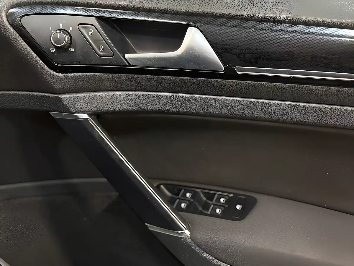 Used 2013 Volkswagen Golf GT Bluemotion Tech Grey - Interior and Exterior details 11