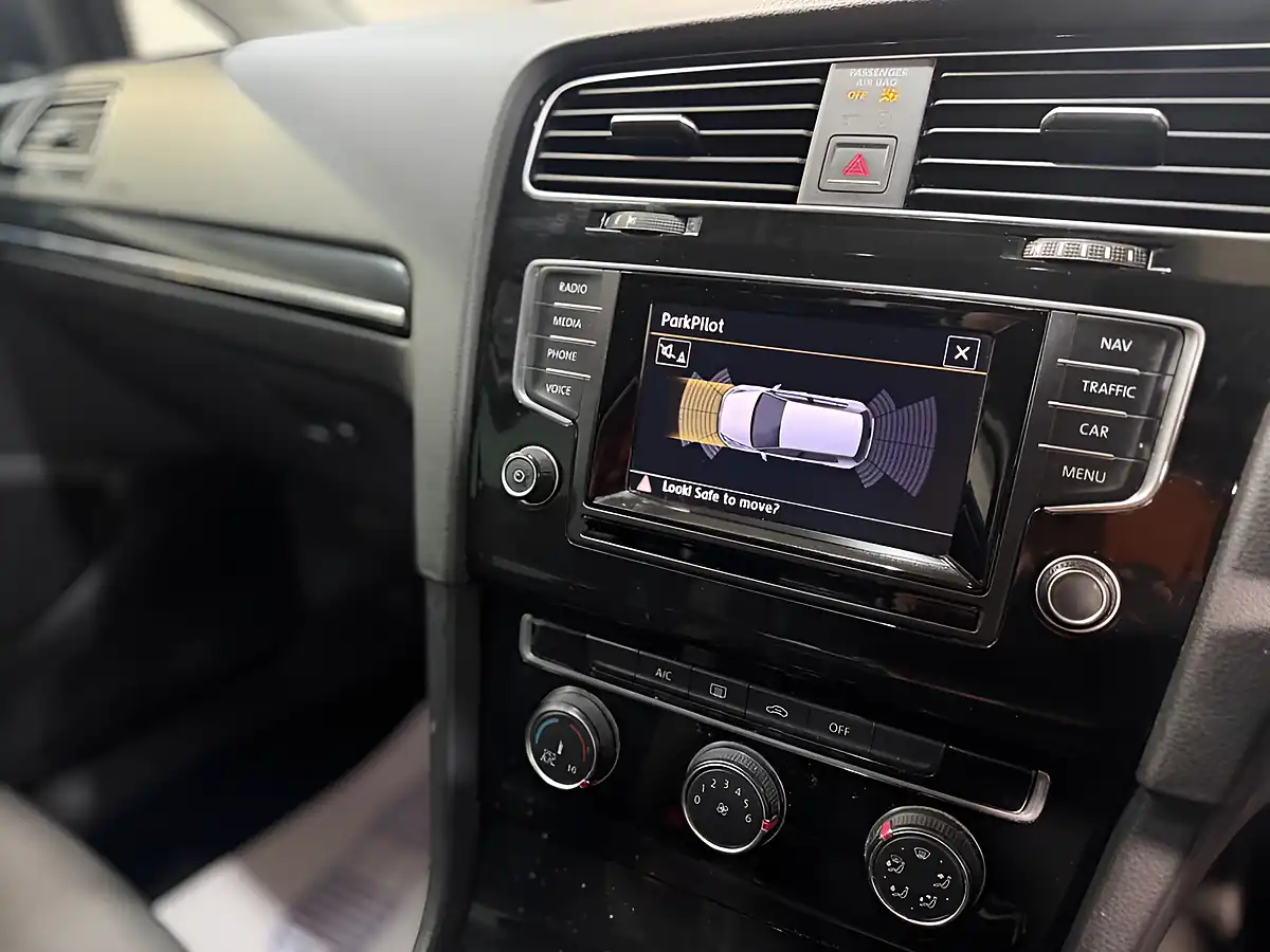 Used 2013 Volkswagen Golf GT Bluemotion Tech Grey - Interior and Exterior details 15
