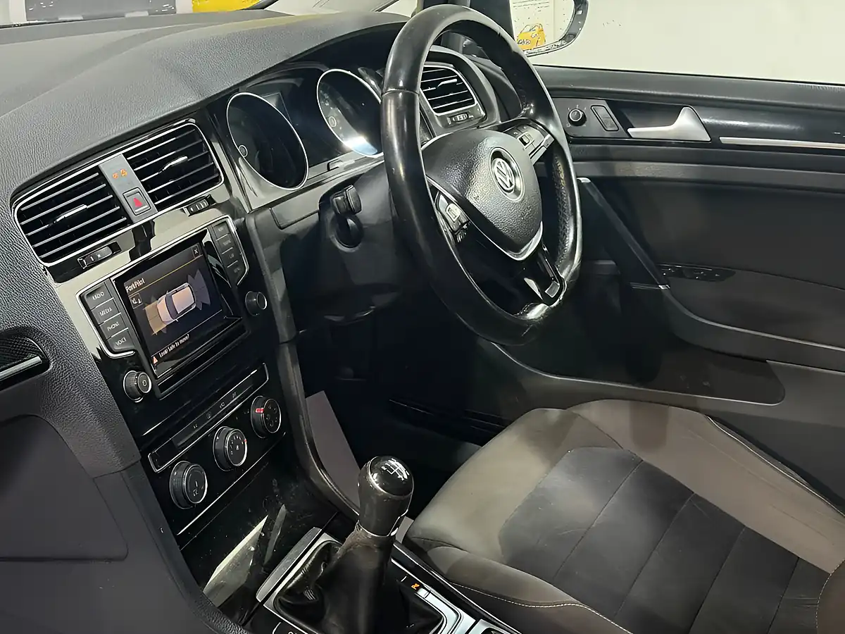 Used 2013 Volkswagen Golf GT Bluemotion Tech Grey - Interior and Exterior details 17