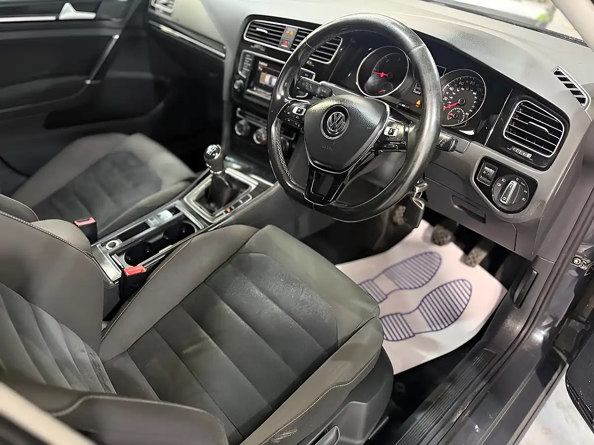 Used 2013 Volkswagen Golf GT Bluemotion Tech Grey - Interior and Exterior details 20