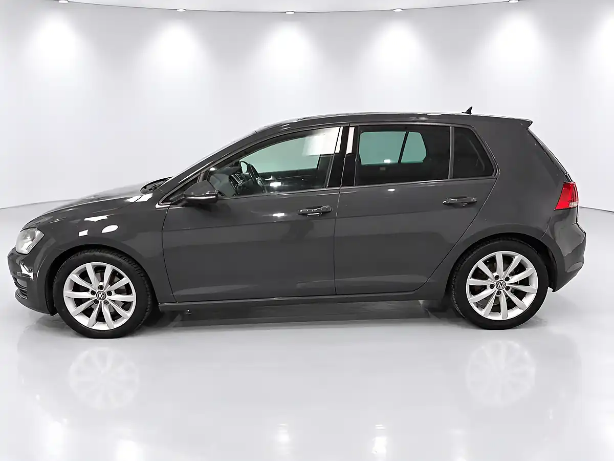 Used 2013 Volkswagen Golf GT Bluemotion Tech Grey - Interior and Exterior details 5